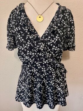 PerSeption Concept Blue and White Floral Top